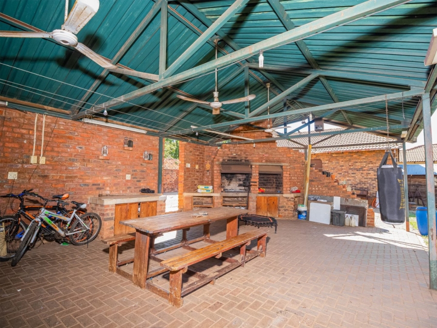 3 Bedroom Property for Sale in Melodie North West